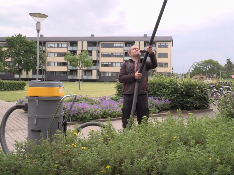 Waterzuiger-dakgoten-schoonmaken.JPG